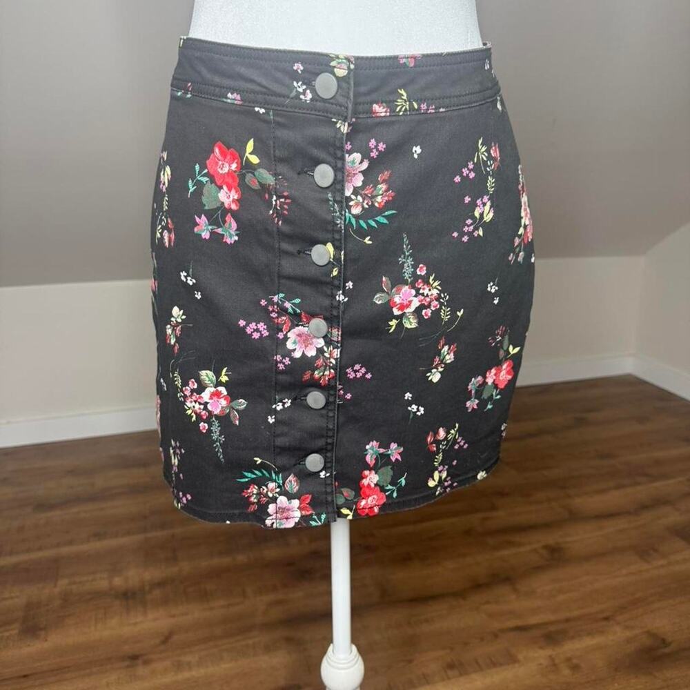 Material girl y2k black floral denim skirt‎